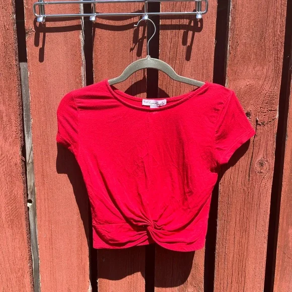 Red crop top - Picture 1 of 3